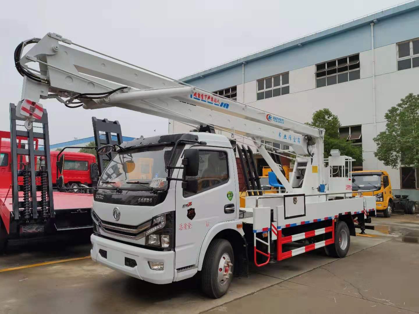 東風(fēng)高空作業(yè)車報價.jpg